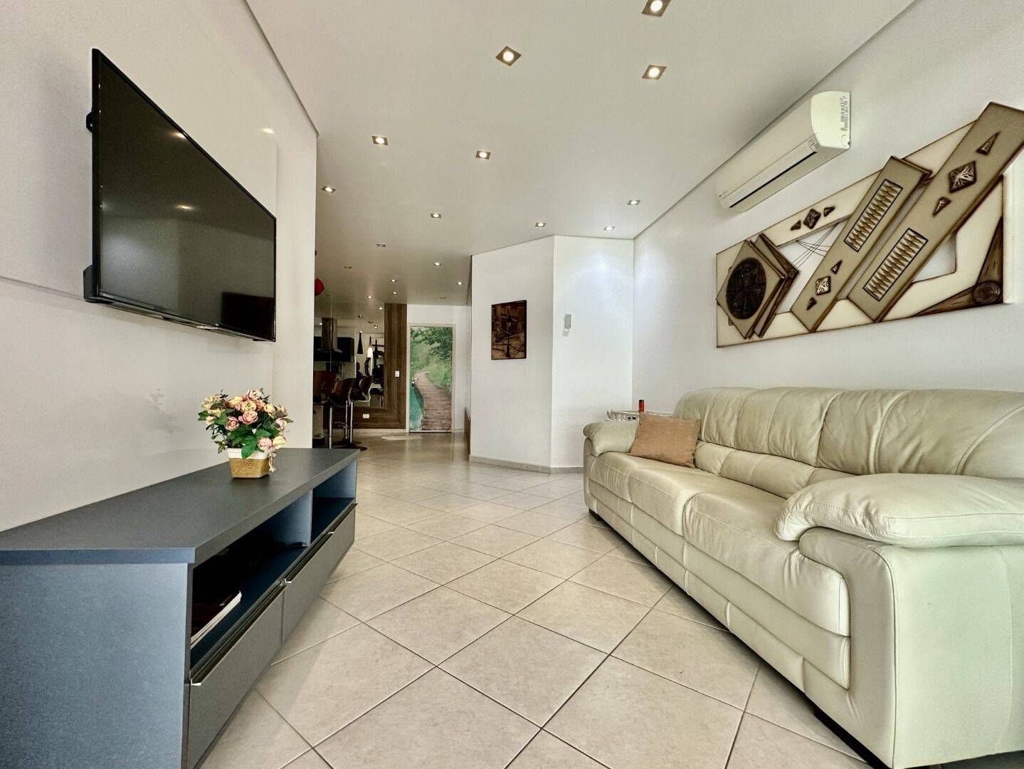 Apartamento à venda com 3 quartos, 124m² - Foto 2