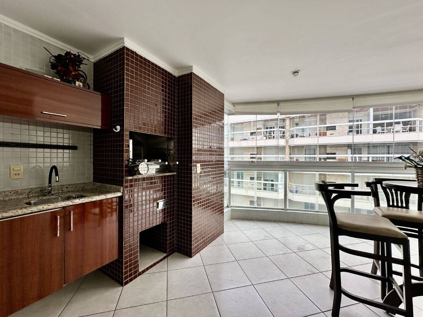 Apartamento à venda com 3 quartos, 124m² - Foto 7
