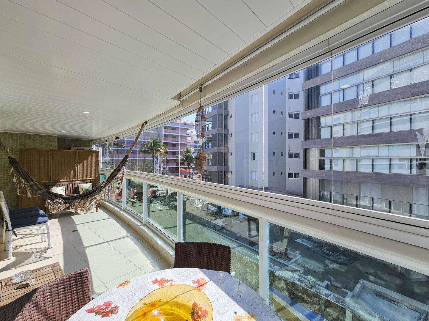 Apartamento à venda com 3 quartos, 90m² - Foto 2