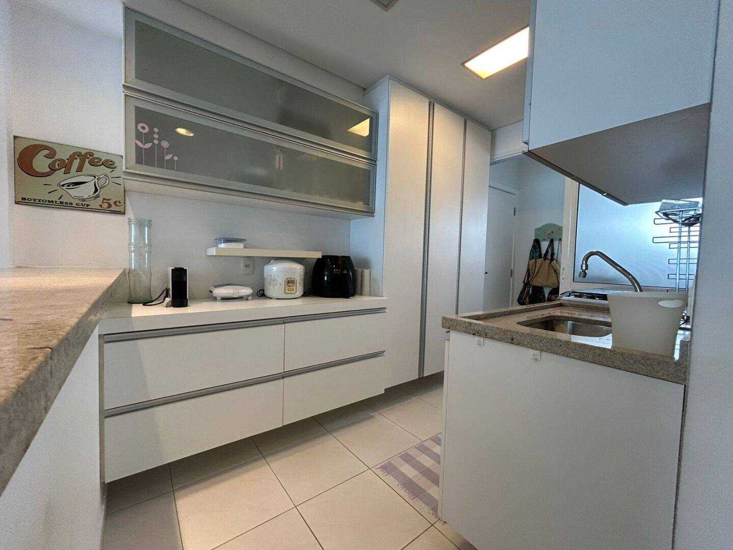 Apartamento à venda com 3 quartos, 138m² - Foto 9