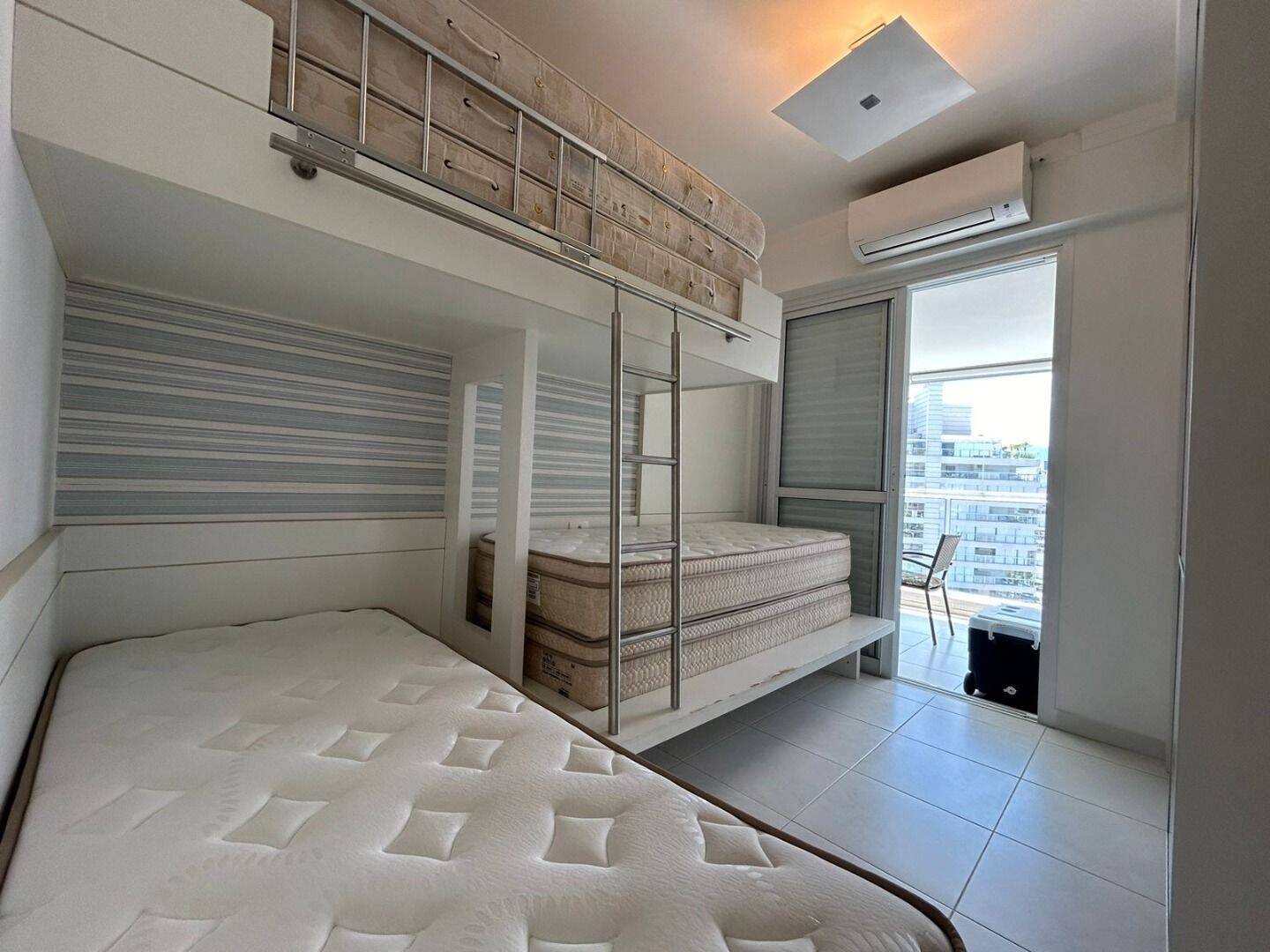 Apartamento à venda com 3 quartos, 138m² - Foto 11