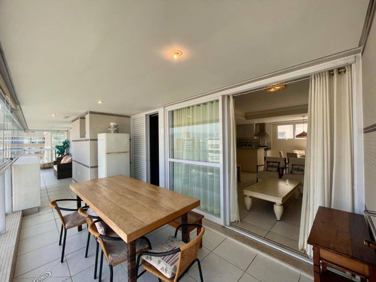 Apartamento à venda com 3 quartos, 132m² - Foto 1