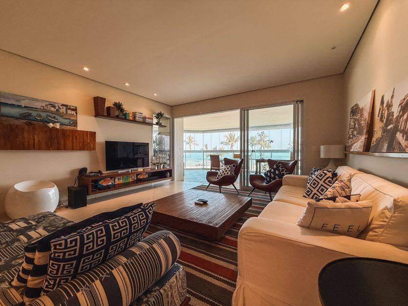 Apartamento à venda com 4 quartos, 214m² - Foto 2