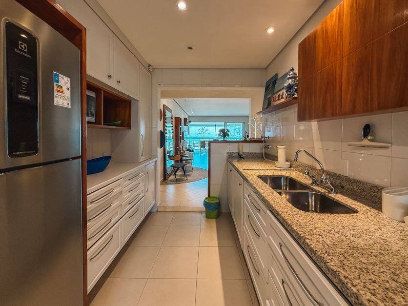 Apartamento à venda com 4 quartos, 214m² - Foto 8