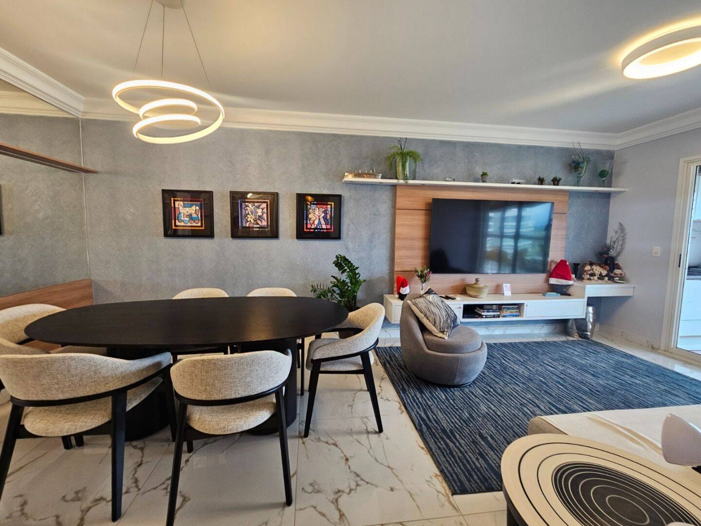 Apartamento à venda com 3 quartos, 130m² - Foto 2