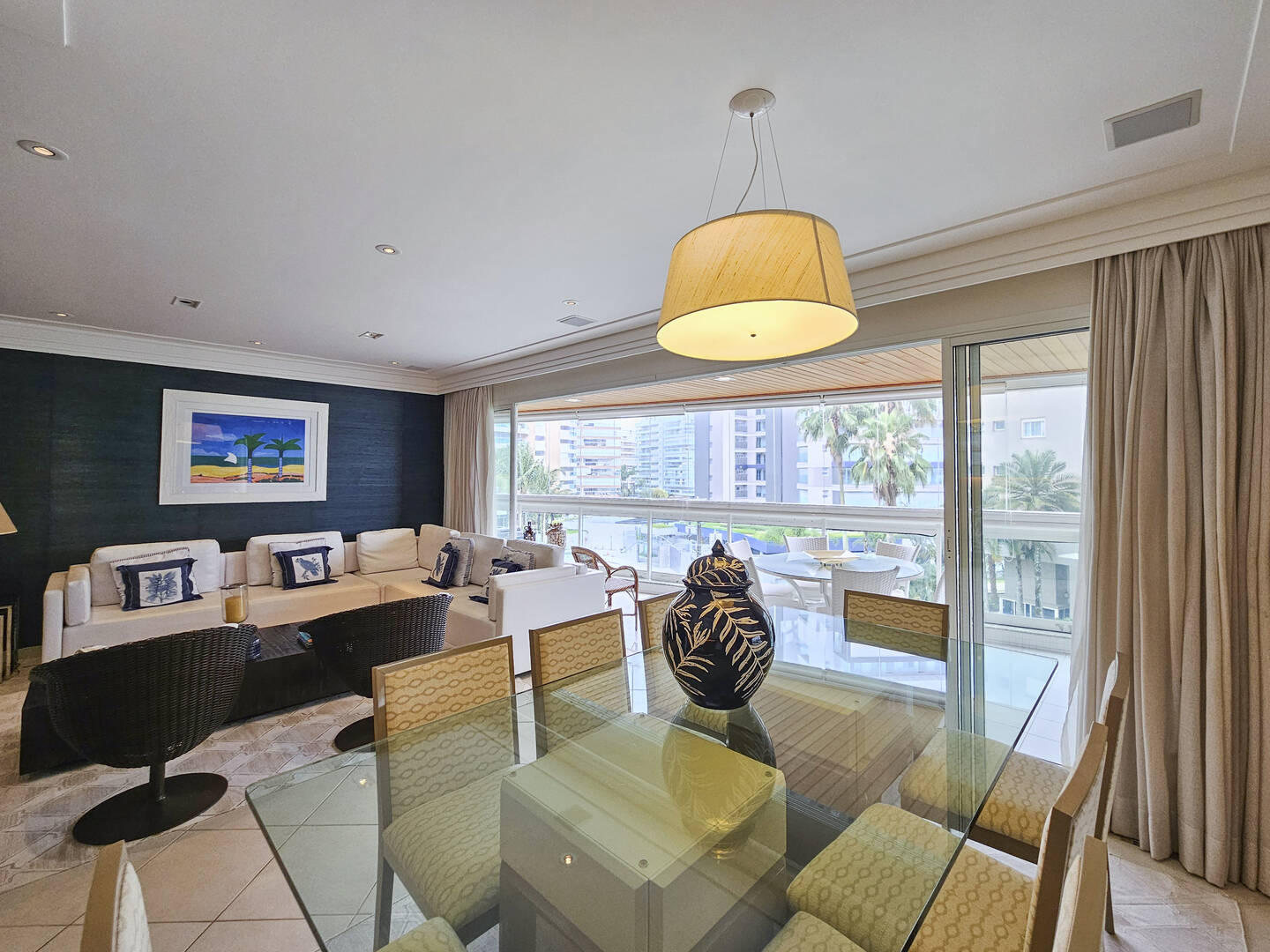 Apartamento à venda com 4 quartos, 197m² - Foto 2
