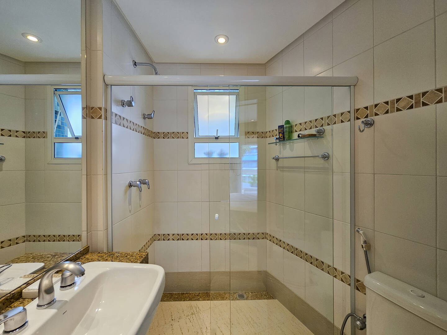 Apartamento à venda com 4 quartos, 197m² - Foto 11