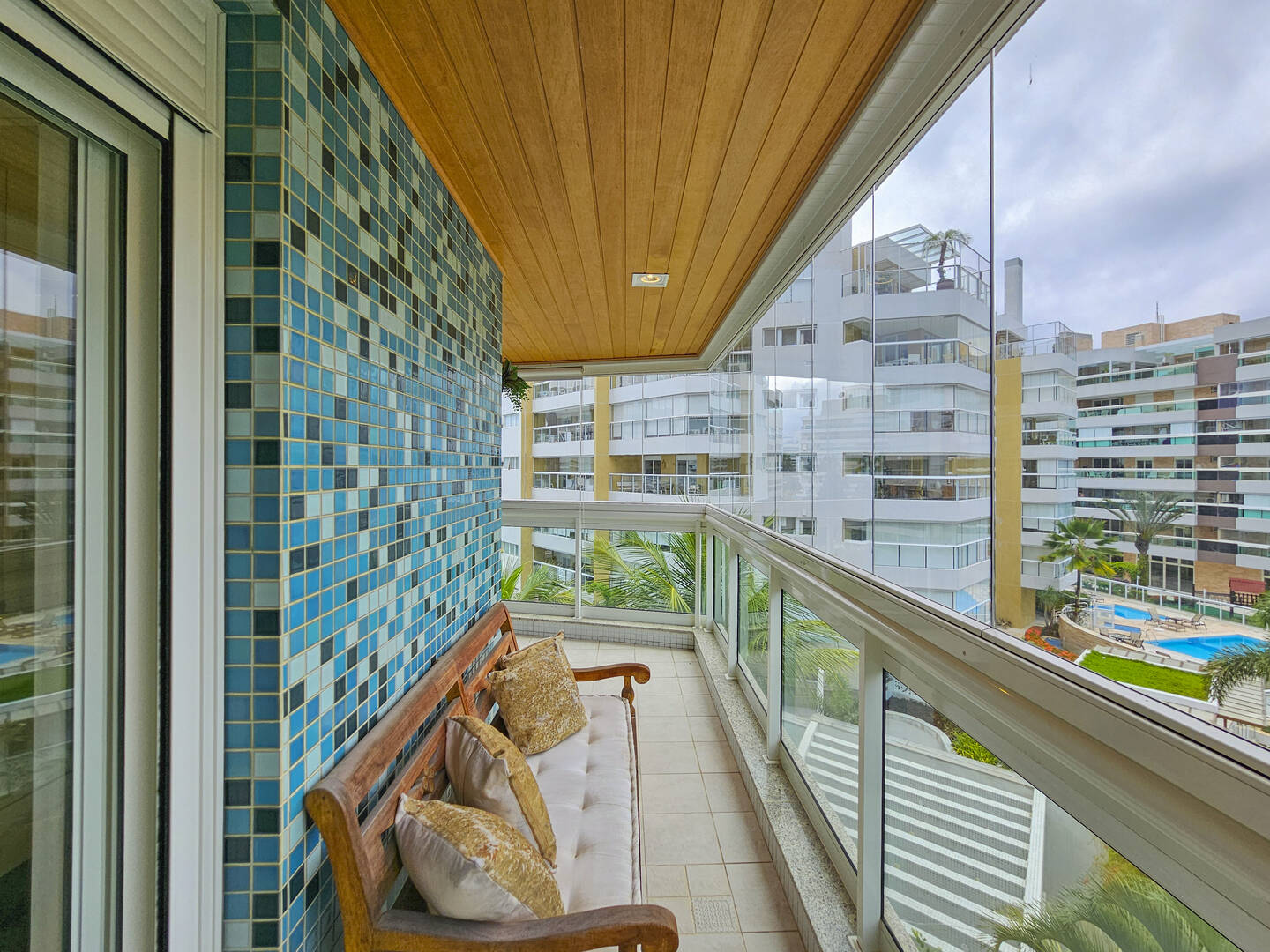 Apartamento à venda com 4 quartos, 197m² - Foto 13