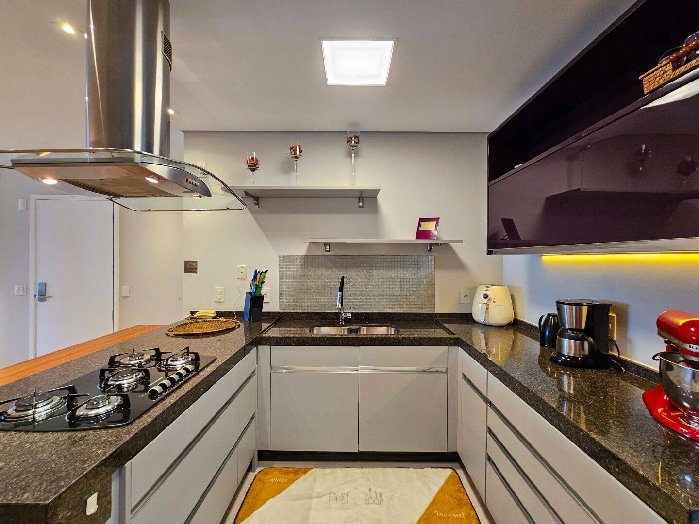 Apartamento à venda com 4 quartos, 228m² - Foto 5