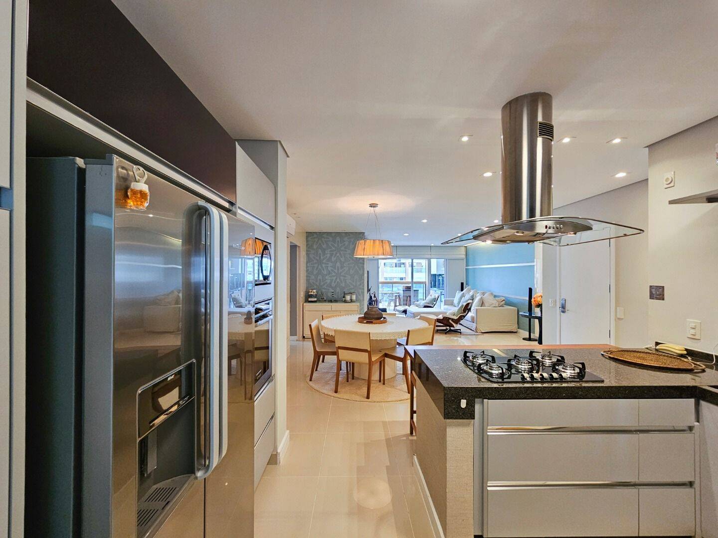 Apartamento à venda com 4 quartos, 228m² - Foto 6