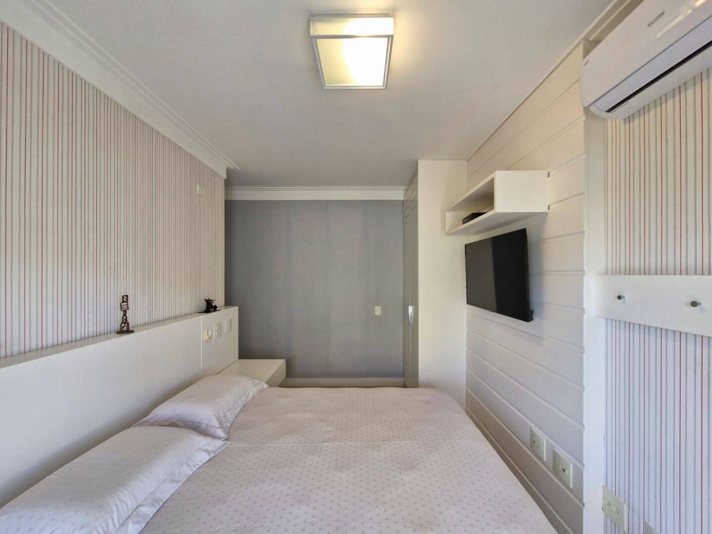 Apartamento à venda com 4 quartos, 228m² - Foto 25