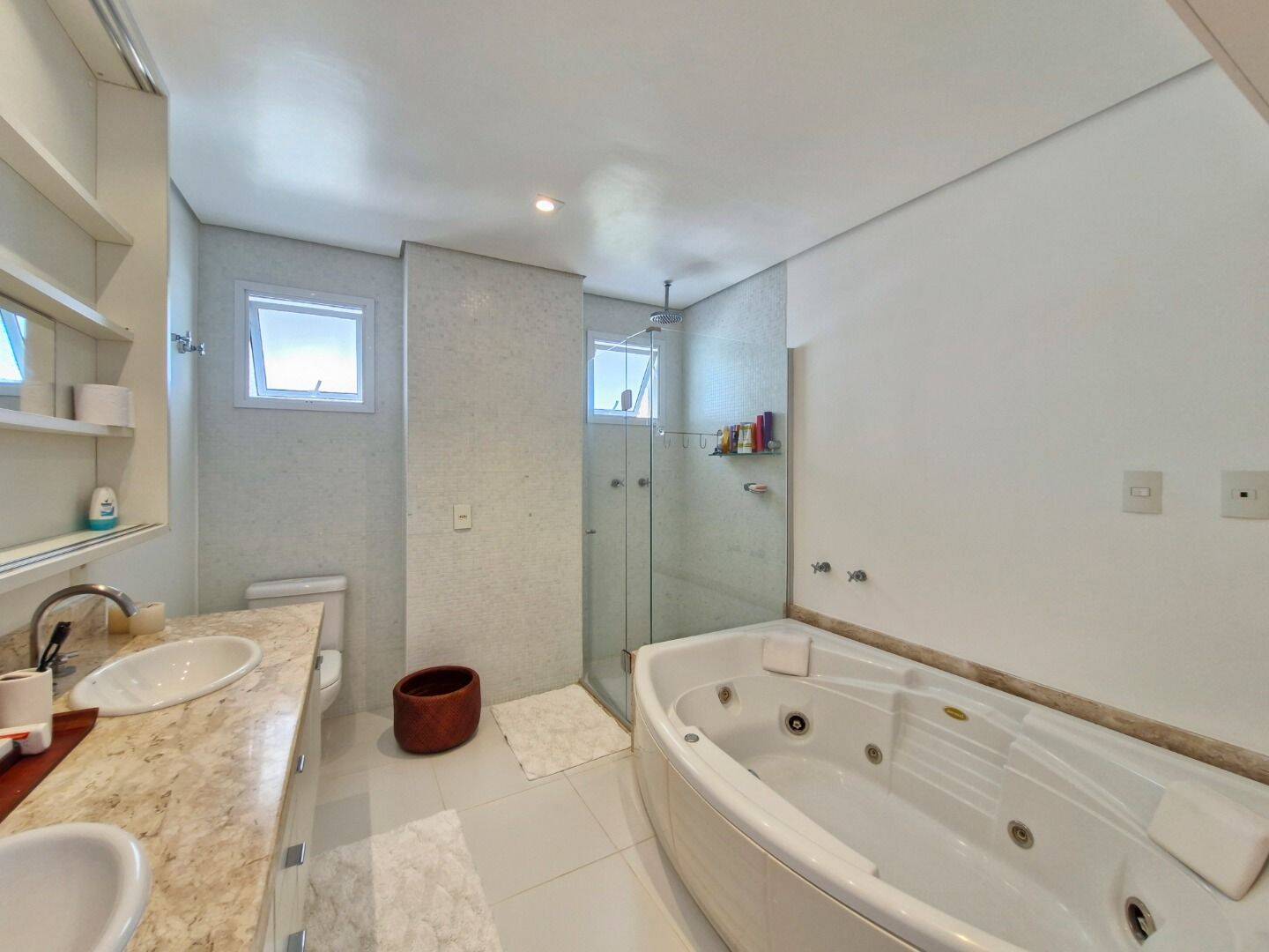 Apartamento à venda com 4 quartos, 228m² - Foto 29