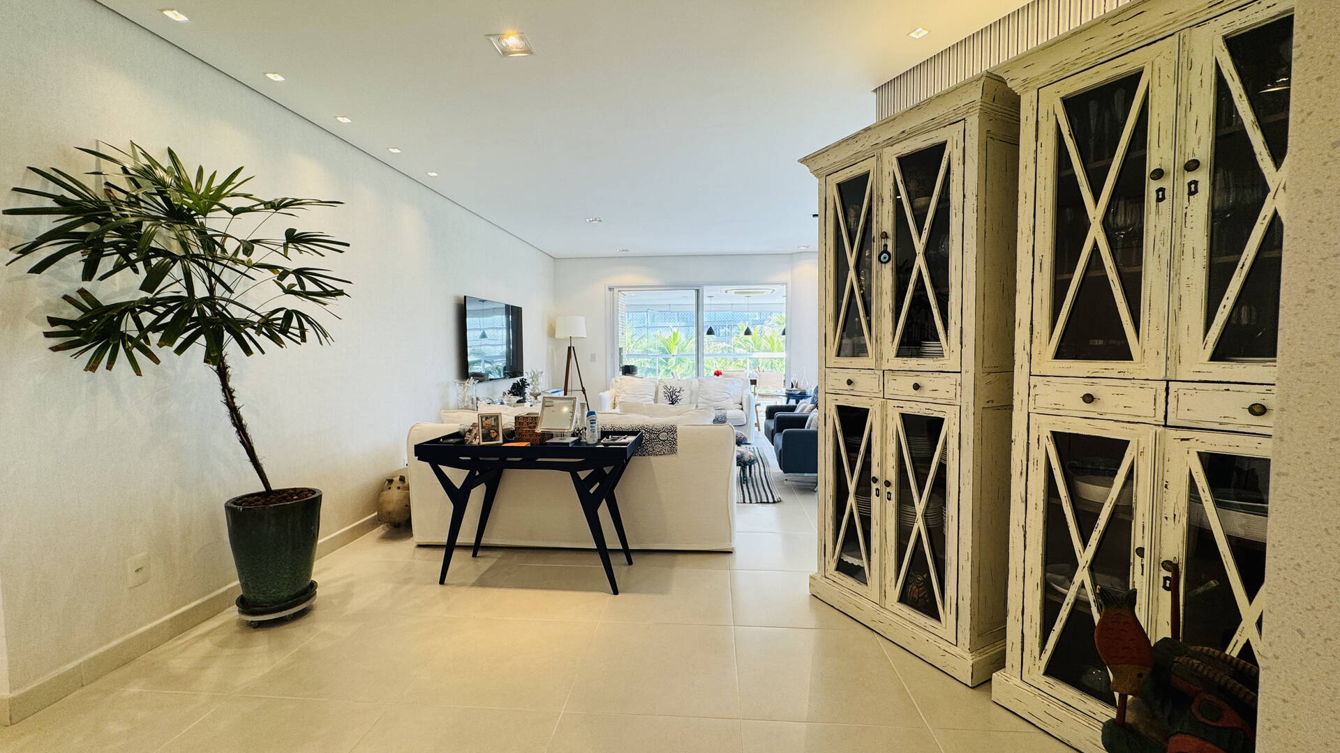 Apartamento à venda com 4 quartos, 205m² - Foto 4