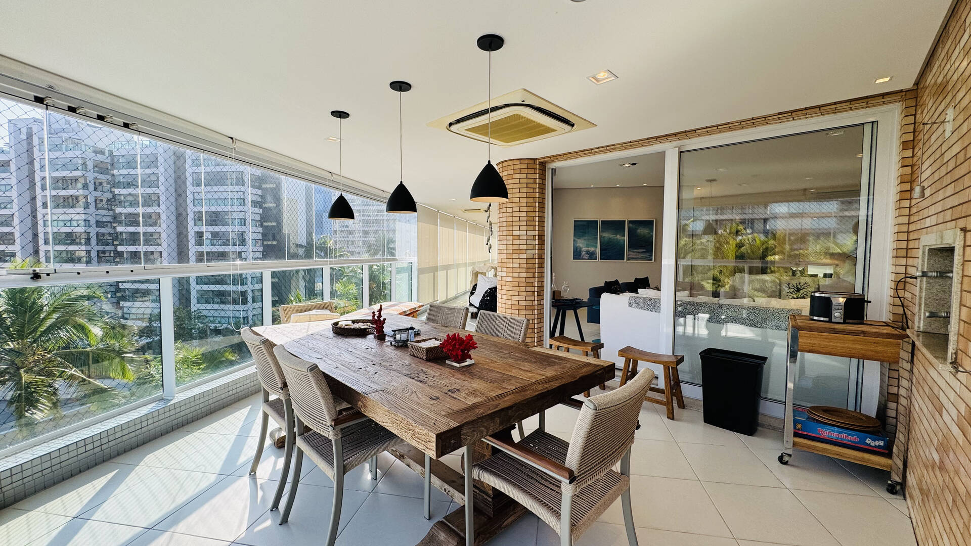Apartamento à venda com 4 quartos, 205m² - Foto 1