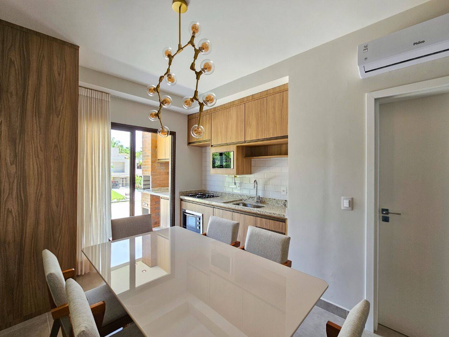 Casa à venda com 2 quartos, 68m² - Foto 1