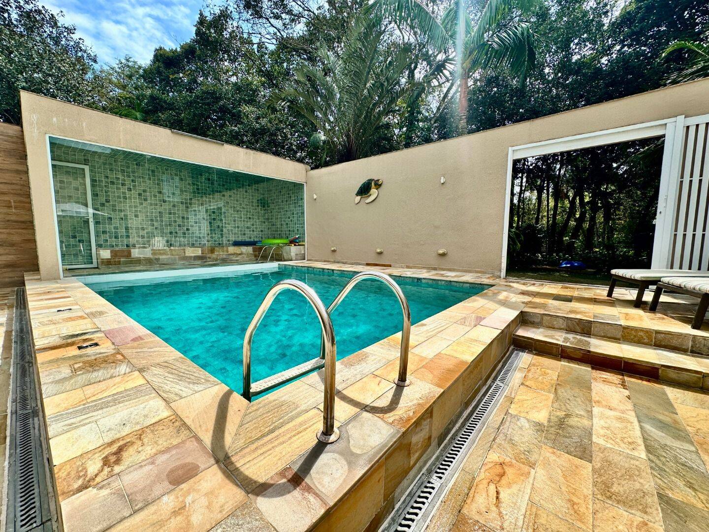 Casa à venda com 6 quartos, 422m² - Foto 2