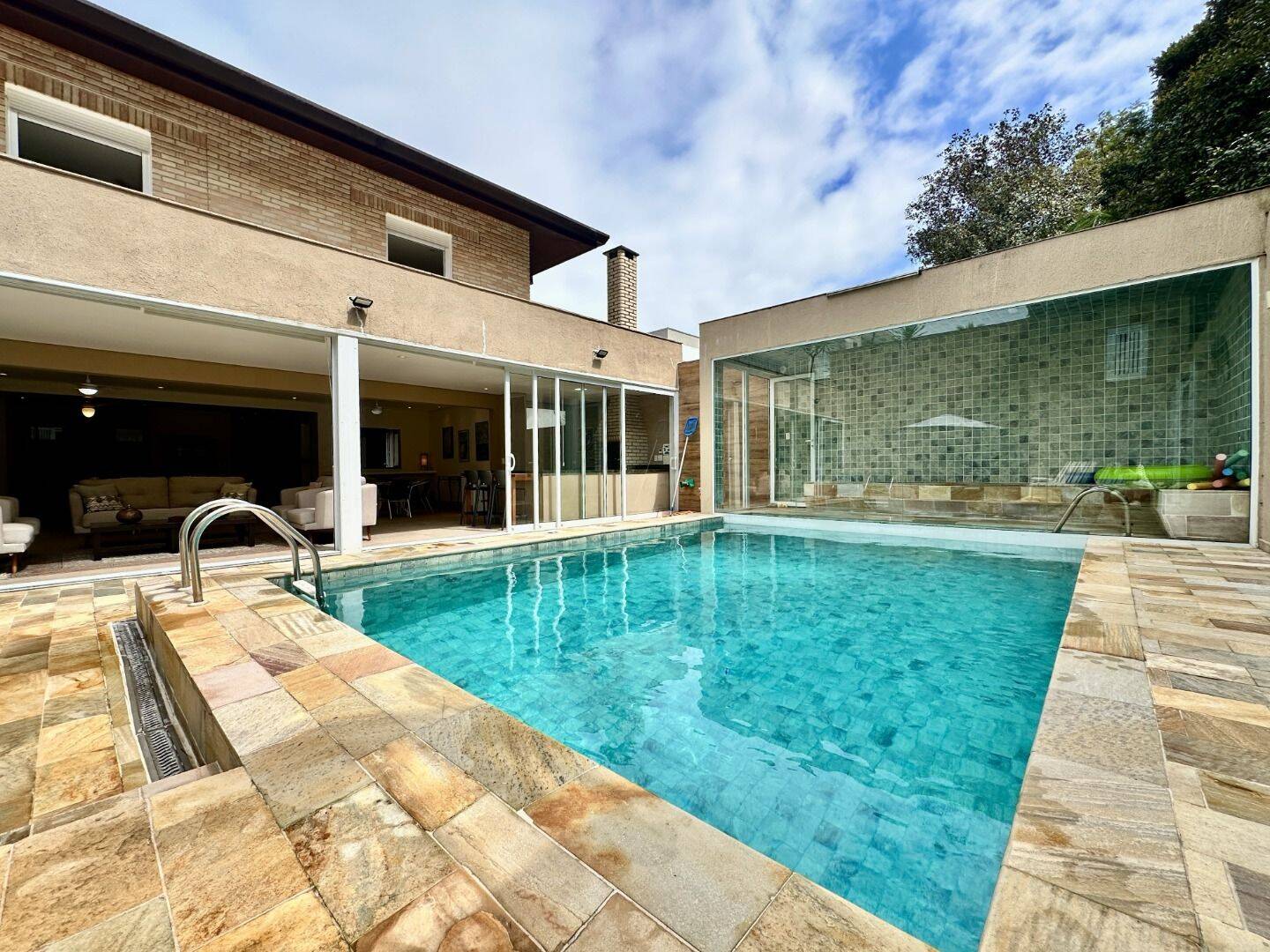 Casa à venda com 6 quartos, 422m² - Foto 5