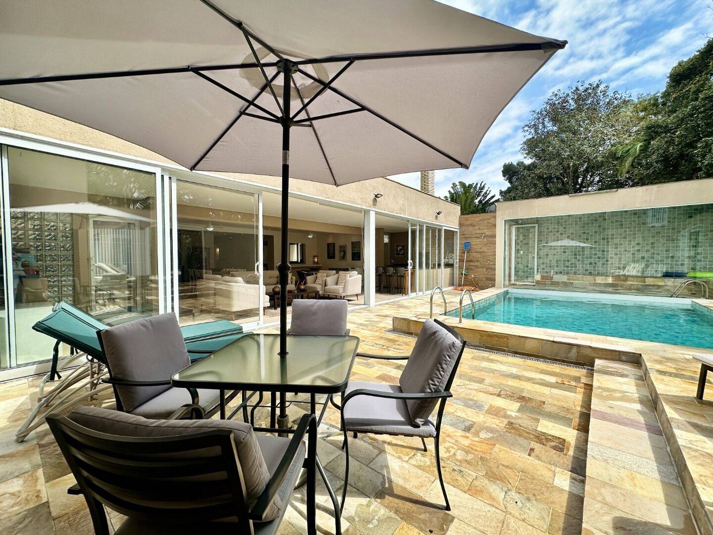 Casa à venda com 6 quartos, 422m² - Foto 8
