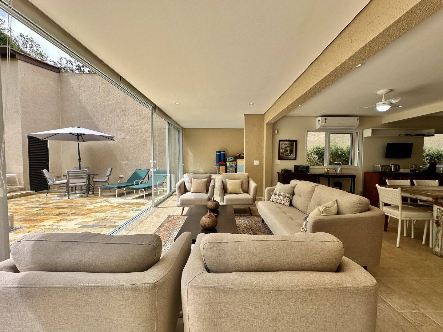 Casa à venda com 6 quartos, 422m² - Foto 11