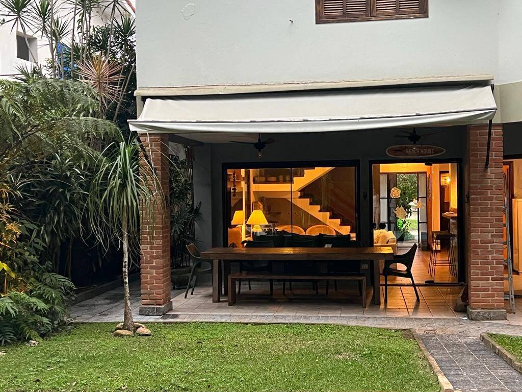 Casa à venda com 5 quartos, 244m² - Foto 1