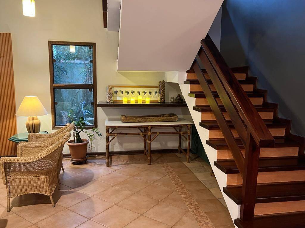 Casa à venda com 5 quartos, 244m² - Foto 4