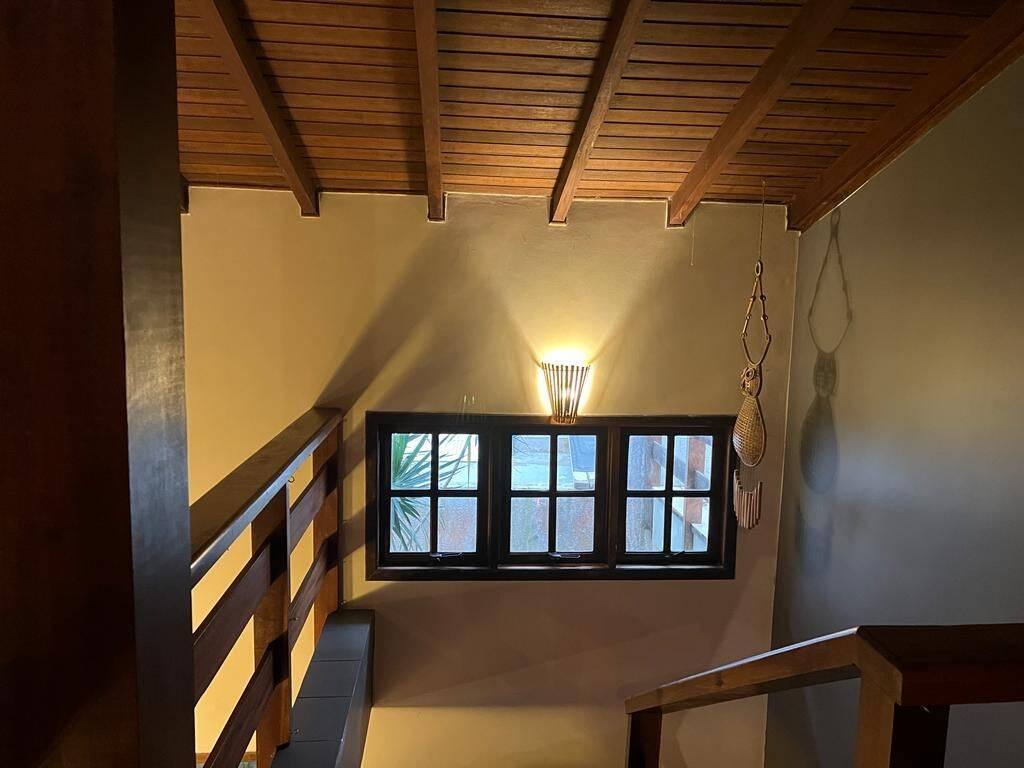 Casa à venda com 5 quartos, 244m² - Foto 16