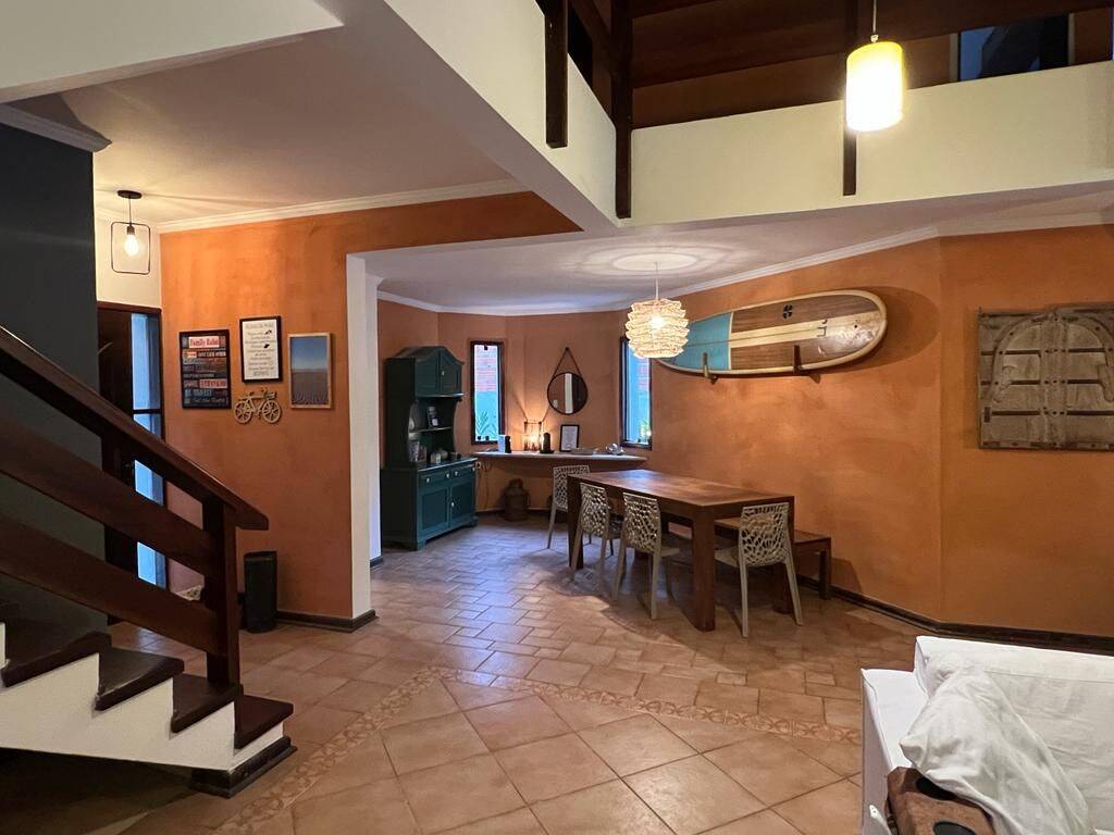 Casa à venda com 5 quartos, 244m² - Foto 22