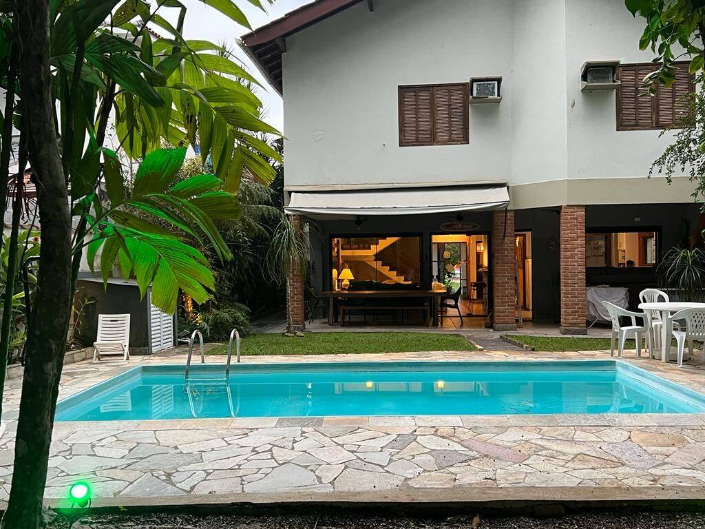 Casa à venda com 5 quartos, 244m² - Foto 19