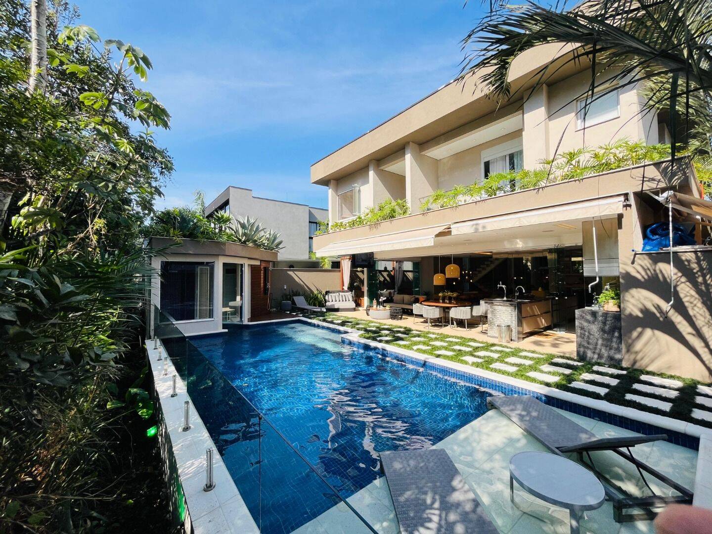 Casa, 7 quartos, 430 m² - Foto 1