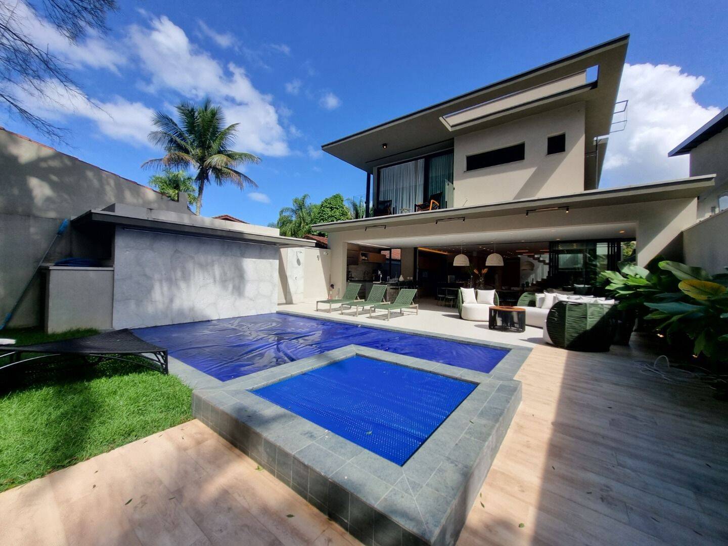 Casa, 6 quartos, 362 m² - Foto 1