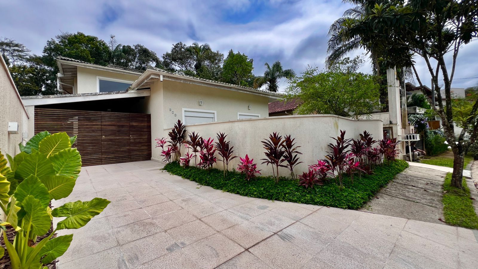 Casa, 4 quartos, 226 m² - Foto 2