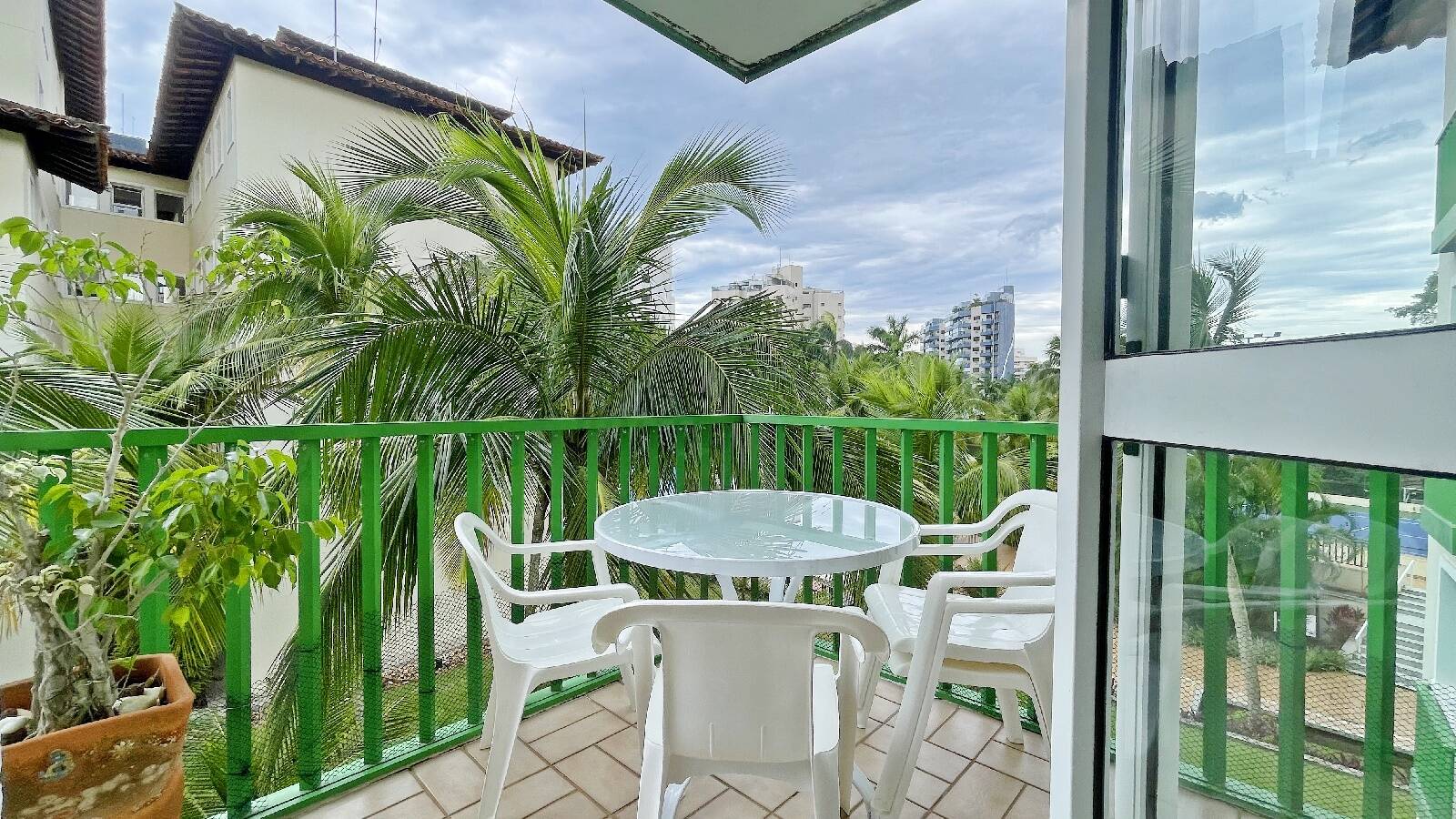 Apartamento com 4 dormitórios à venda, 113 m² por R$ 2.500.000,00 - Riviera