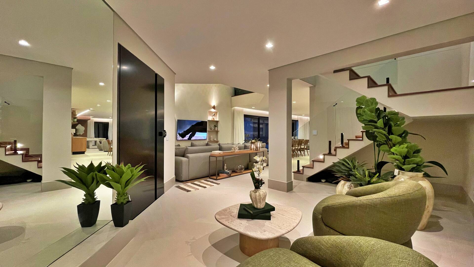Casa com 5 dormitórios à venda, 401 m² por R$ 9.200.000,00 - Riviera