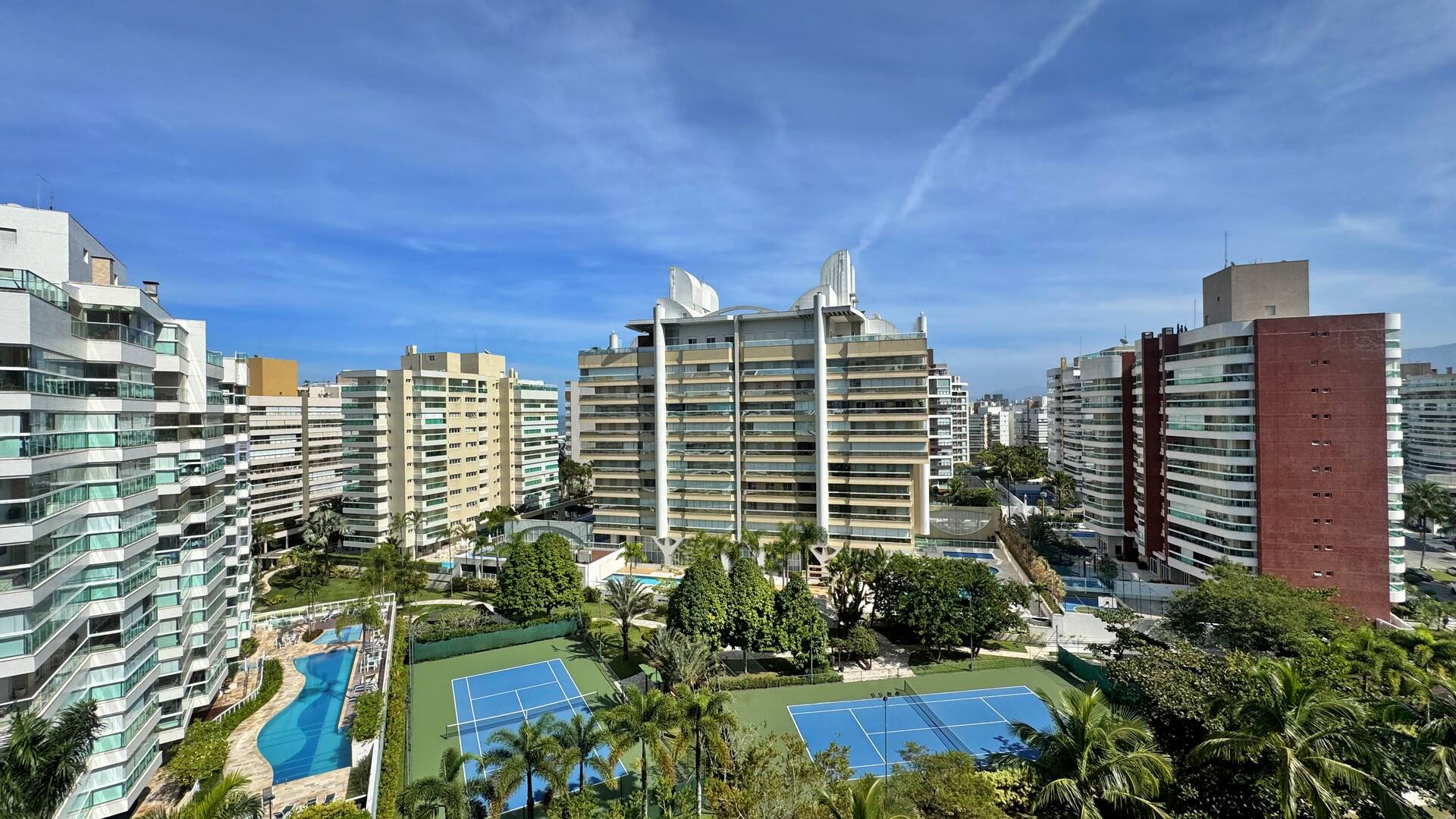 Apartamento com 3 dormitórios à venda, 93 m² por R$ 2.500.000,00 - Riviera