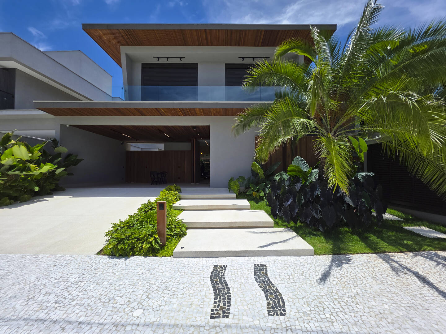 Casa, 5 quartos, 357 m² - Foto 1