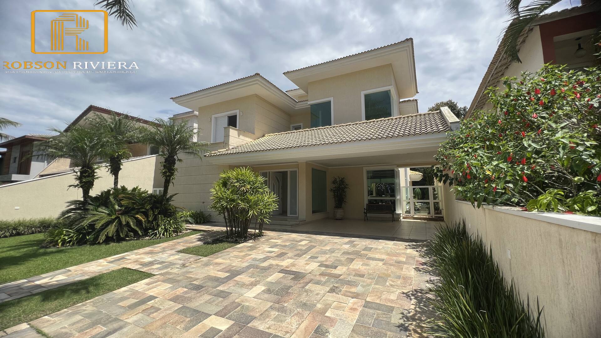 Casa, 5 quartos, 327 m² - Foto 1